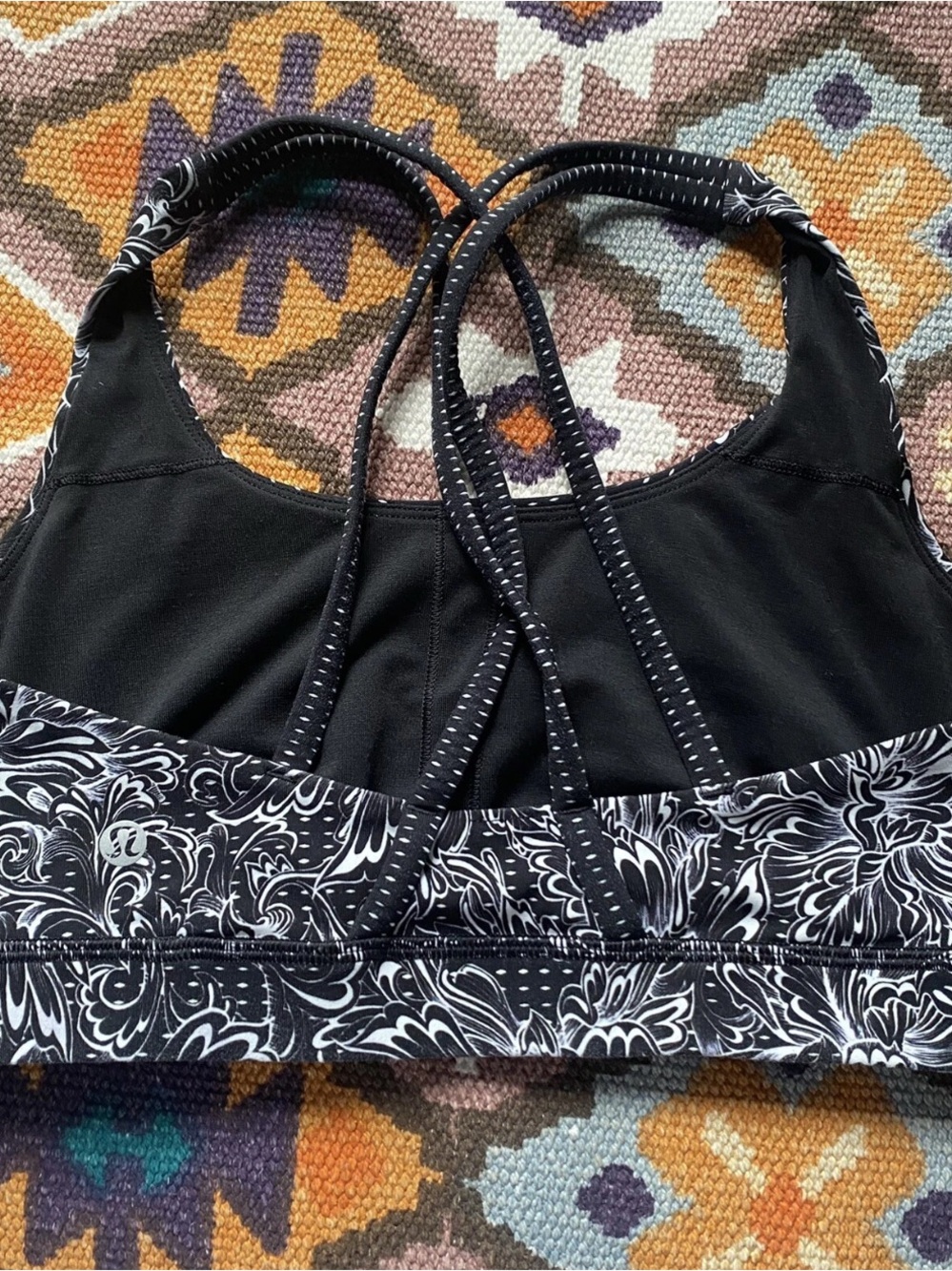 Lululemon Energy Bra Alpine White Black Strappy Yoga W2AUNS Women’s Sport Size 8